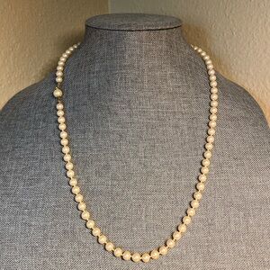 Vintage High-End Matinee Pearl Necklace